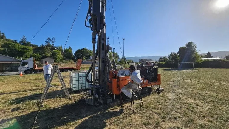 Calicatas Exploratorias en Peñalolén: Reconocimiento Directo del Subsuelo